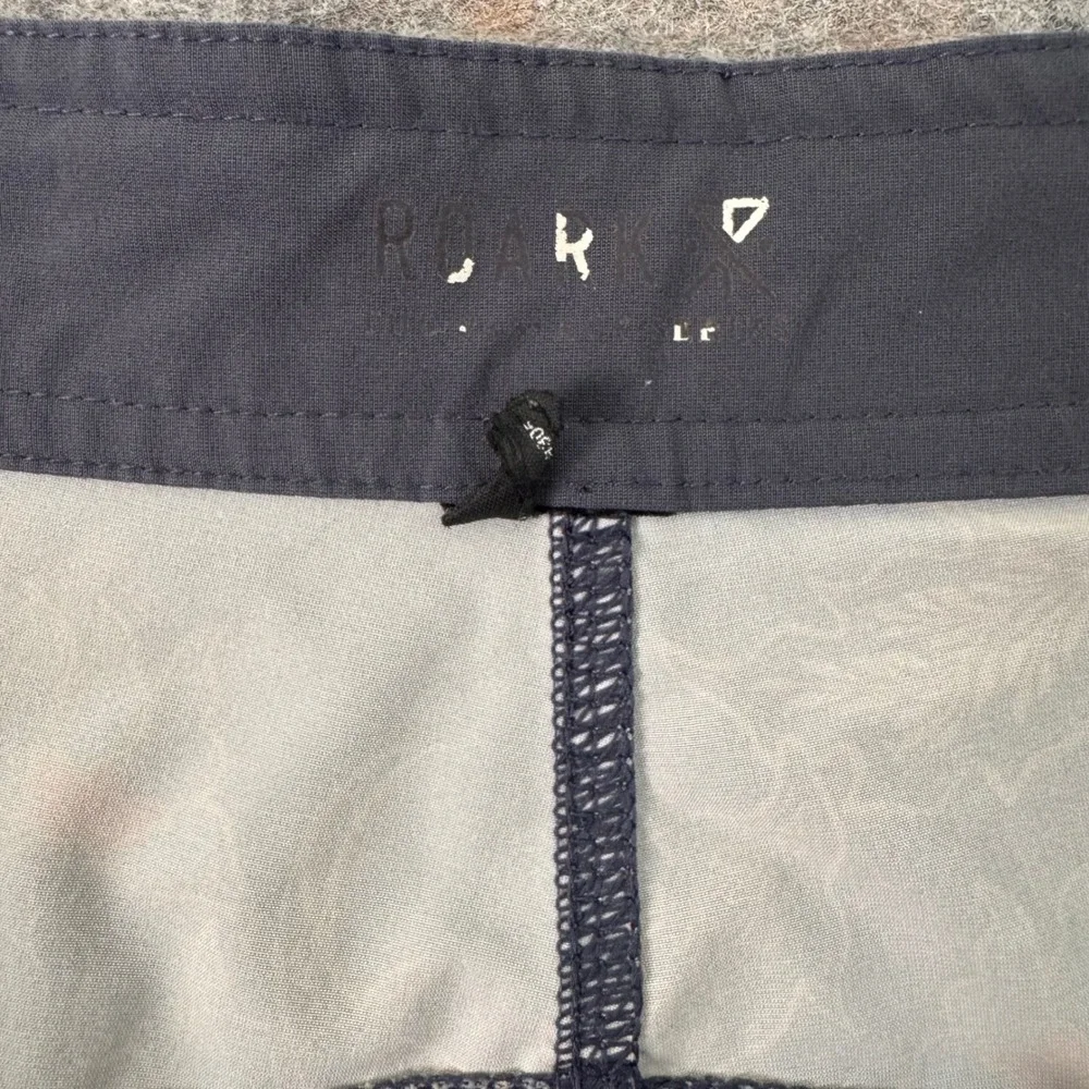 Roark Revival 36x8.5 Gray Floral Passage Batavia Batik Performance Board Shorts
